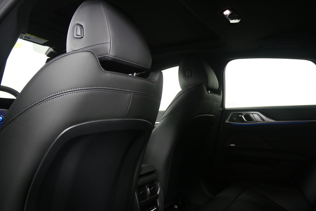 Thumbnail: 2026 BMW i4 - 17