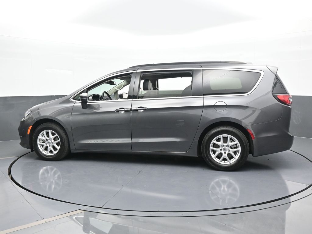 Used 2022 Chrysler Pacifica Touring L with VIN 2C4RC1BG3NR195118 for sale in Miami, FL