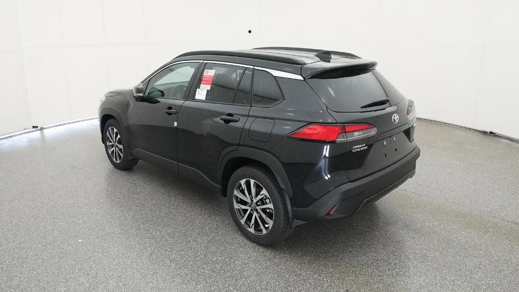 2025 Toyota Corolla Cross XLE 28