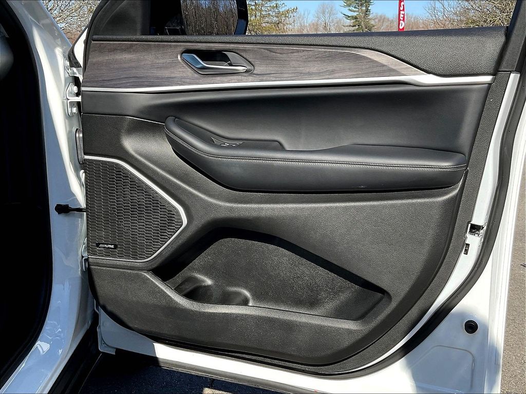 2022 Jeep Grand Cherokee L — photo 27