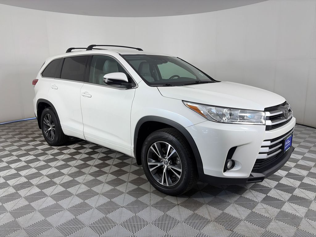 White (Blizzard Pearl) 2018 Toyota Highlander SUV / Crossover All-Wheel Drive 8-Speed Automatic
