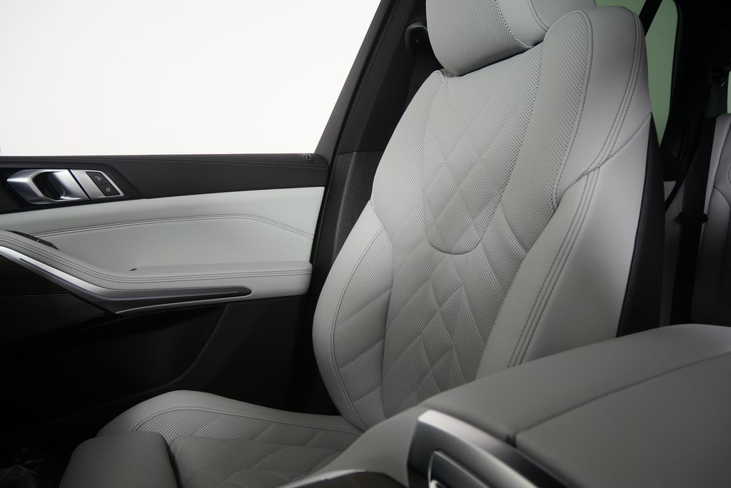 Thumbnail: 2026 BMW X5 - 23