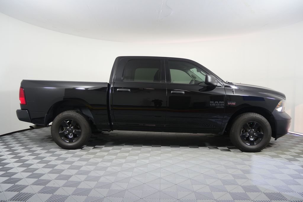 Thumbnail: 2022 RAM 1500 Classic - 2