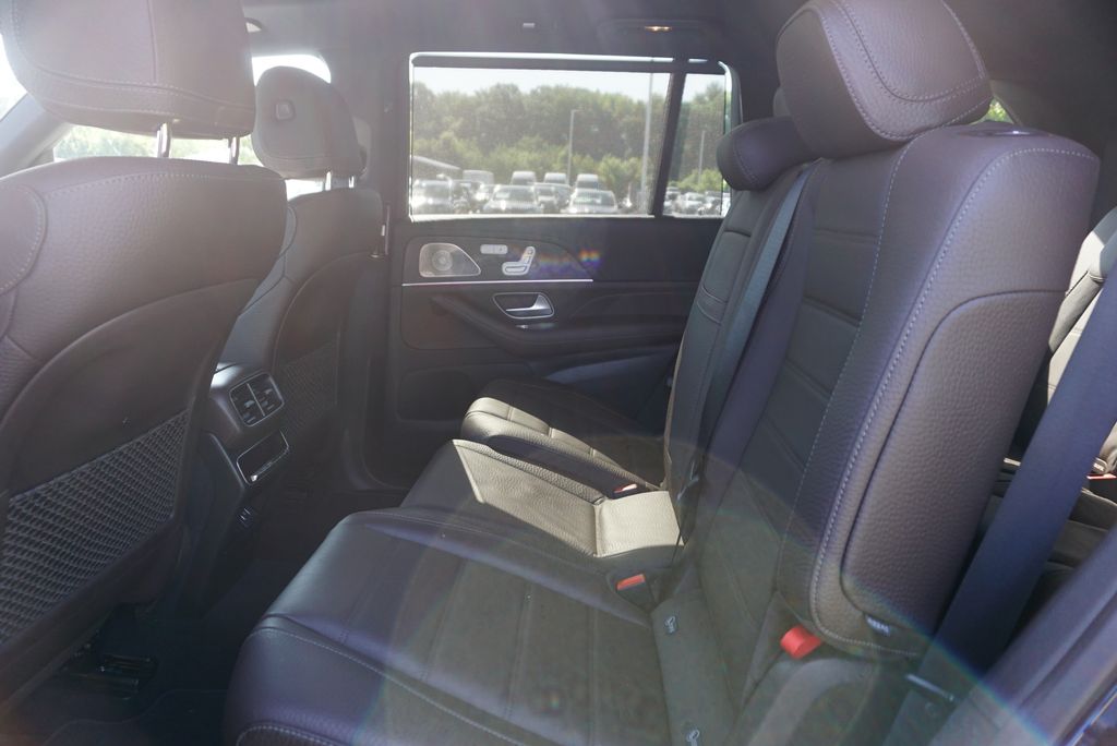 Thumbnail: 2022 Mercedes-Benz GLS - 10