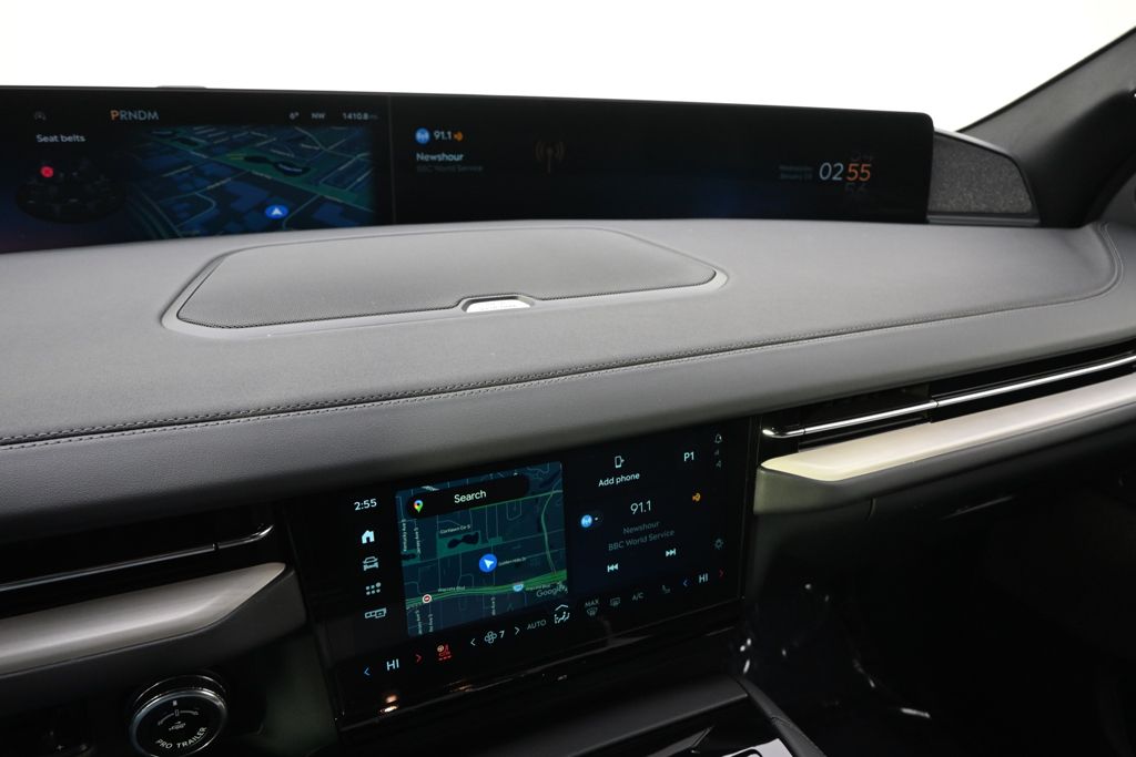 New 2025 White Lincoln Reserve image 27