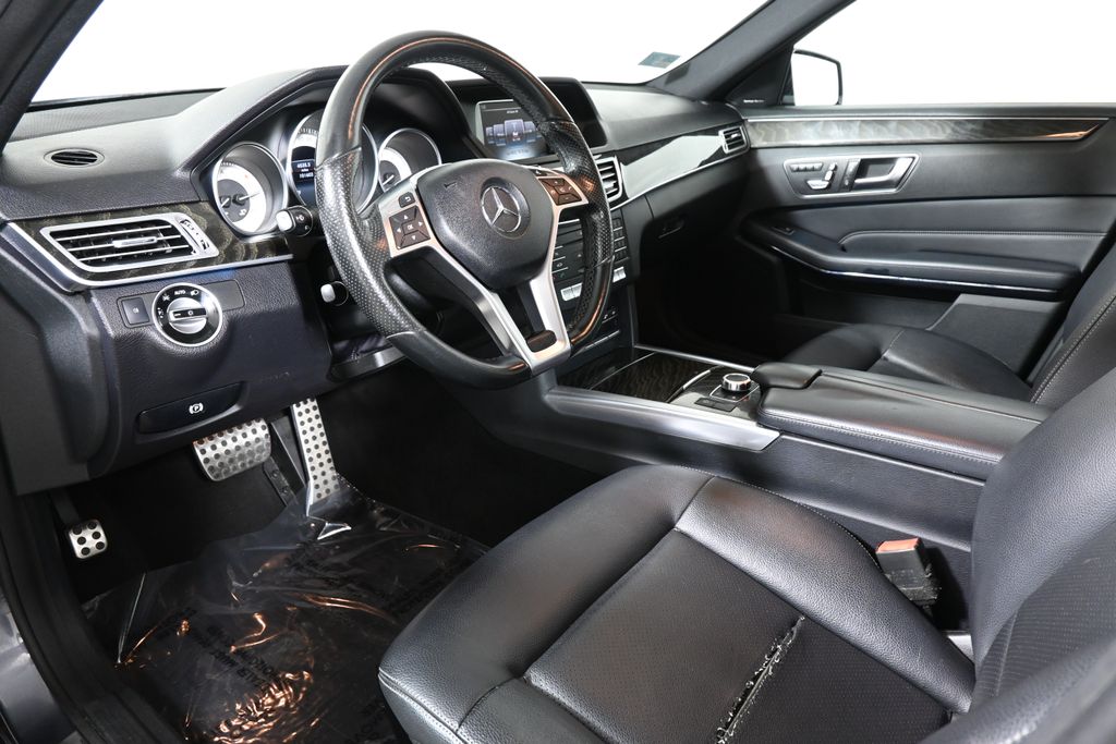 Thumbnail: 2016 Mercedes-Benz E-Class - 14