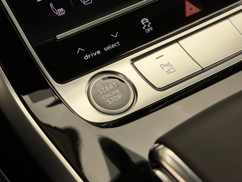 Thumbnail: 2025 Audi Q7 - 32