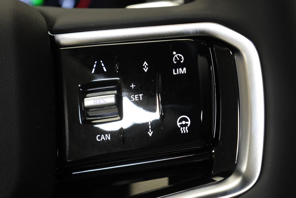 Thumbnail: 2026 Land Rover Discovery Sport - 18