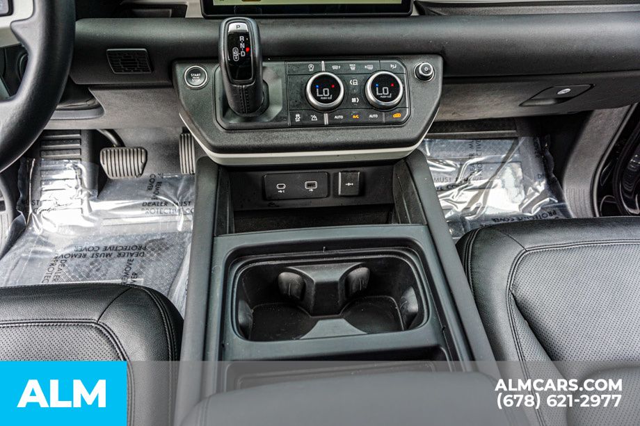 Used 2024 Black Land Rover S image 41