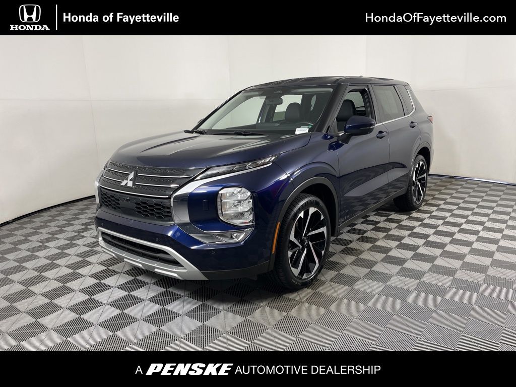 Thumbnail: 2024 Mitsubishi Outlander - 1