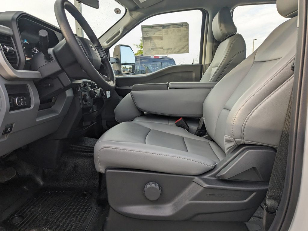 2025 Ford F-250 Super Duty XL