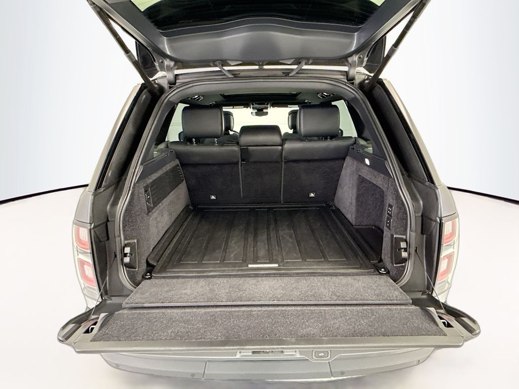Thumbnail: 2021 Land Rover Range Rover - 26