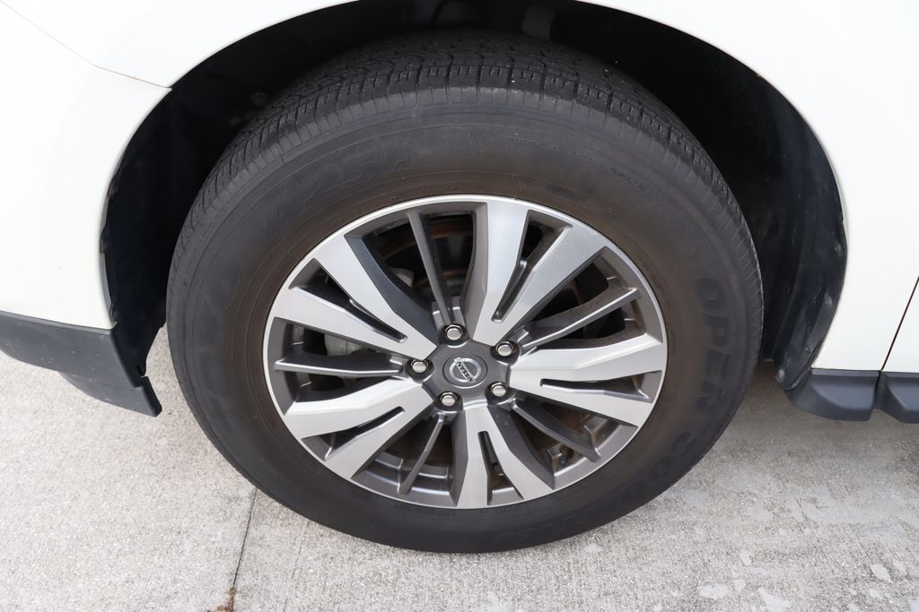 Thumbnail: 2020 Nissan Pathfinder - 4