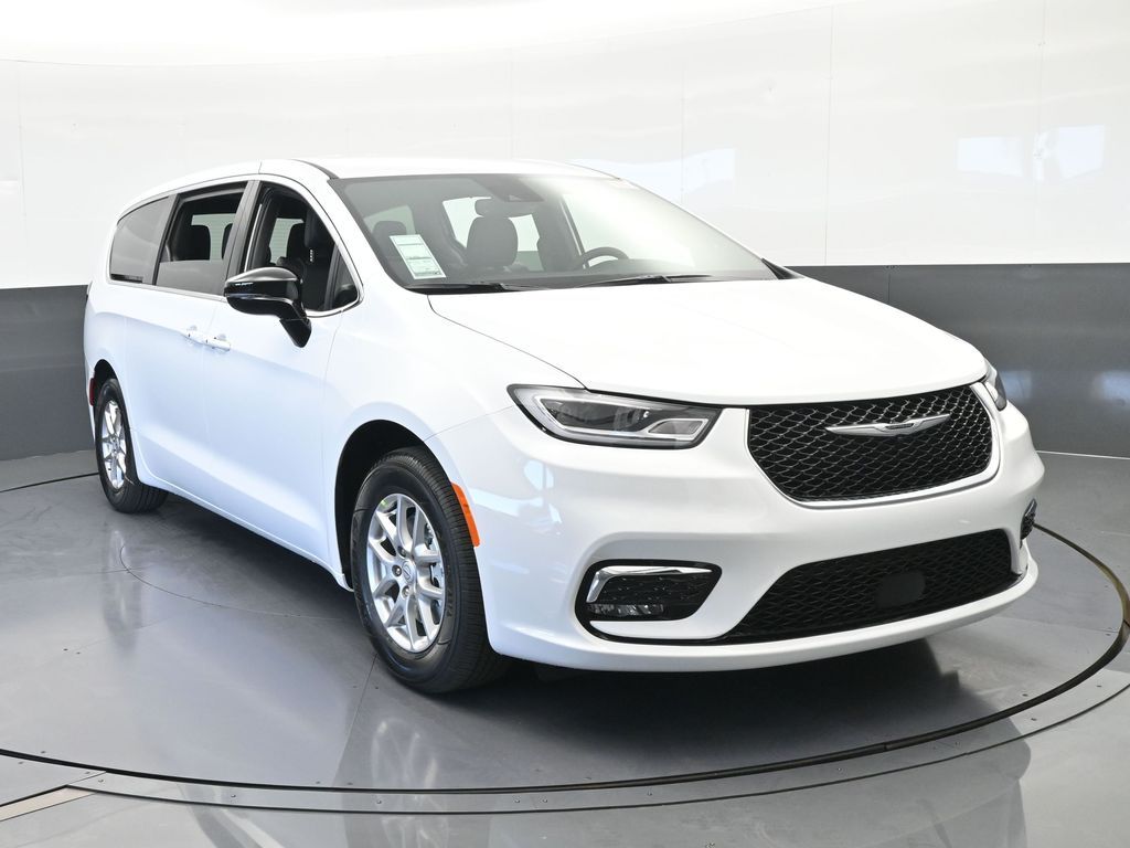 New 2026 Bright White Clearcoat Chrysler Select image 9