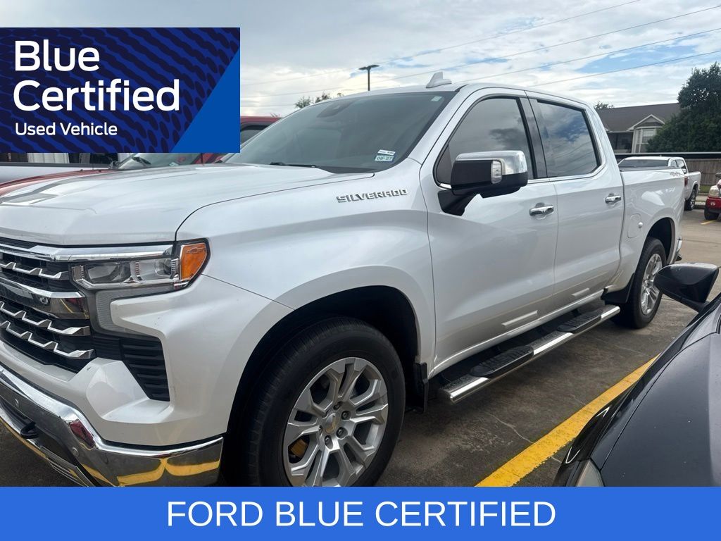 White (Iridescent Pearl Tricoat) 2022 Chevrolet Silverado 1500 Pickup Truck Four-Wheel Drive Automatic