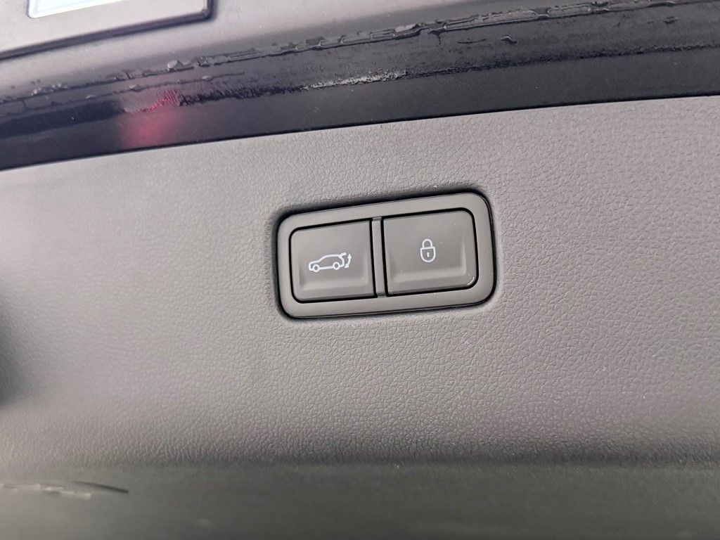 Thumbnail: 2024 Genesis GV70 - 28