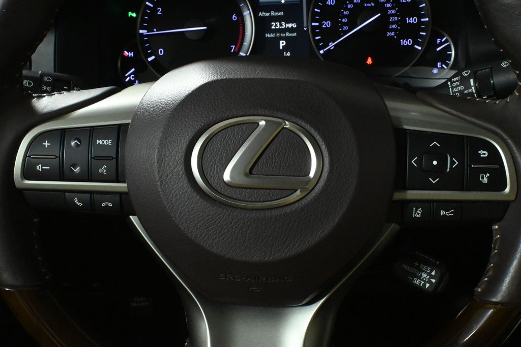 Thumbnail: 2018 Lexus ES - 19