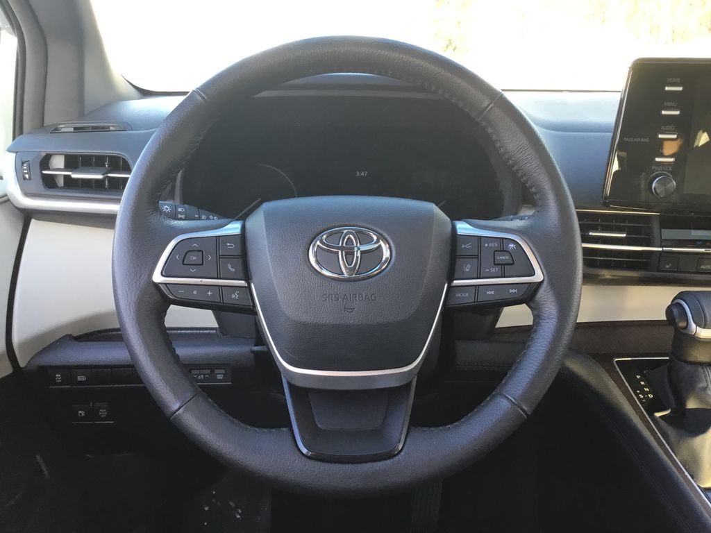 Thumbnail: 2024 Toyota Sienna - 20