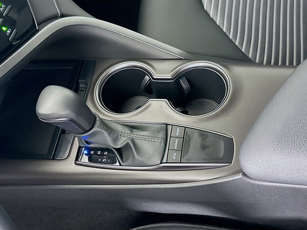 Thumbnail: 2023 Toyota Camry - 16