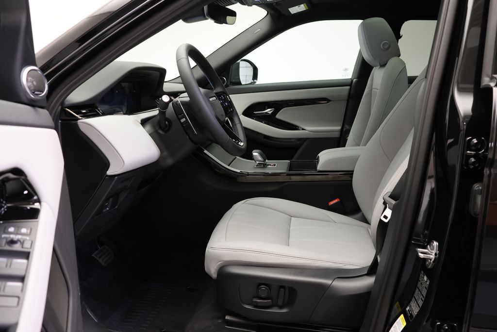 Thumbnail: 2026 Land Rover Range Rover Evoque - 28