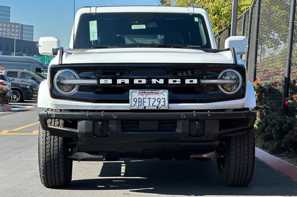 2022 Ford Bronco Outer Banks 11