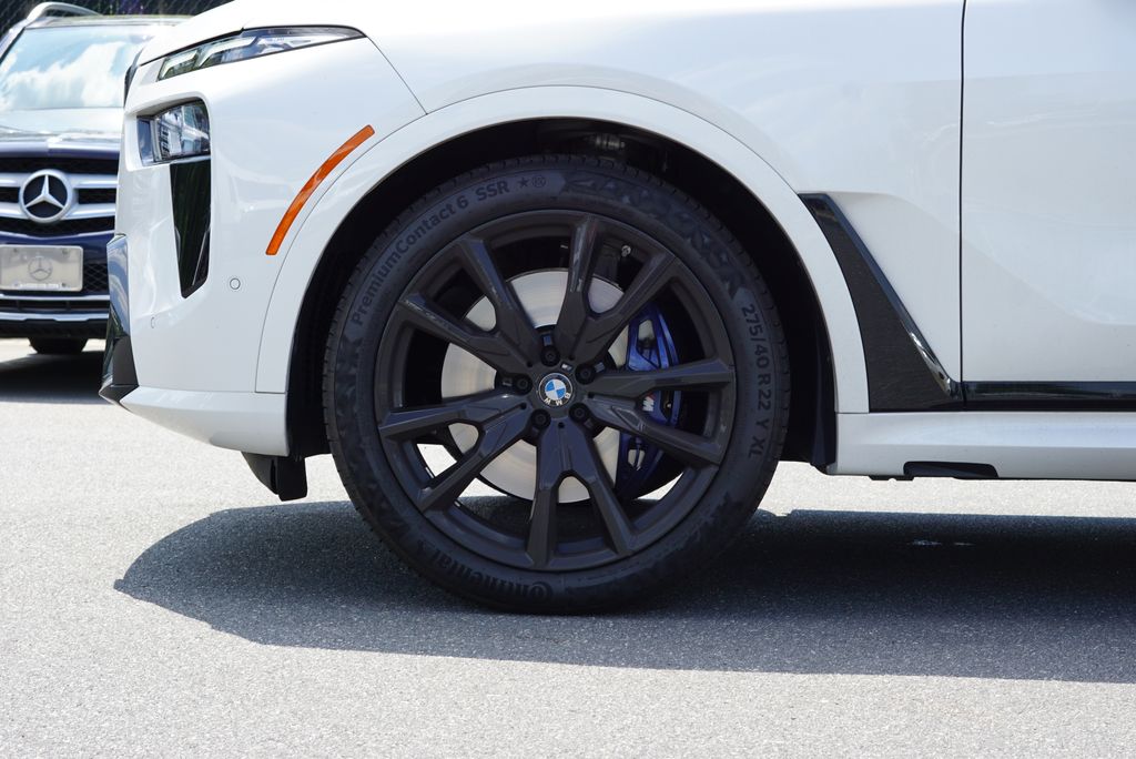 Thumbnail: 2023 BMW X7 - 9