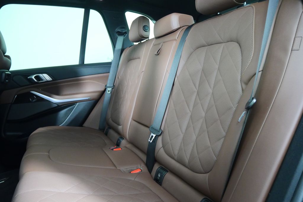 Thumbnail: 2023 BMW X5 - 16