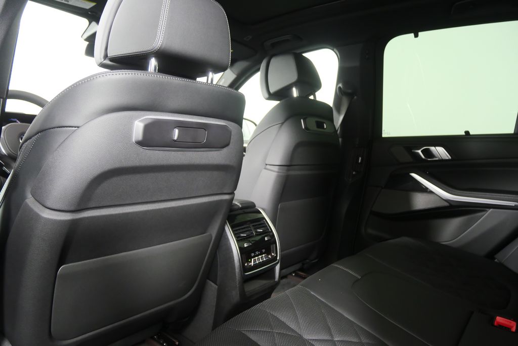 Thumbnail: 2026 BMW X5 - 16