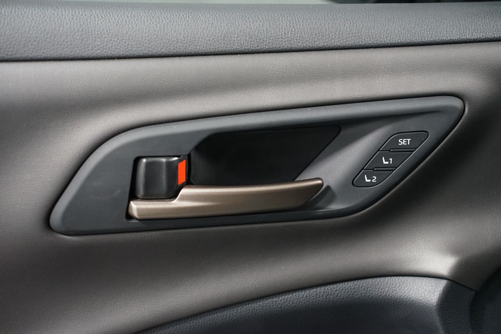 Thumbnail: 2025 Toyota Crown - 32