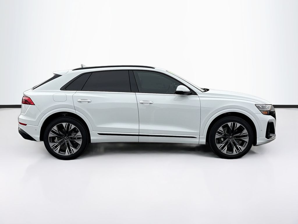 Thumbnail: 2025 Audi Q8 - 4