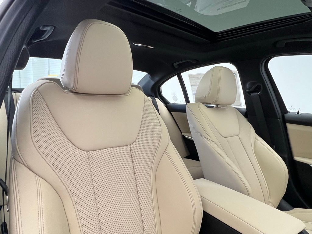 Thumbnail: 2026 BMW 3 Series - 7