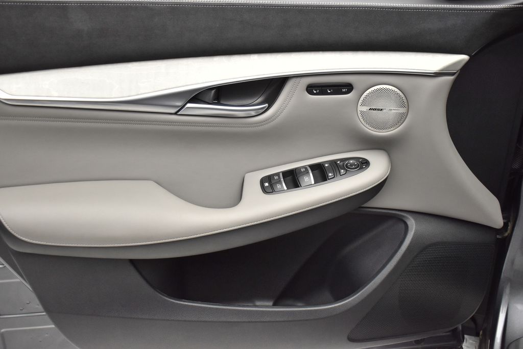 Thumbnail: 2023 INFINITI QX50 - 10