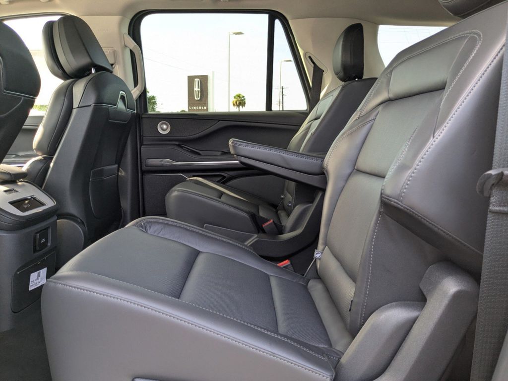 2025 Lincoln Navigator L Reserve