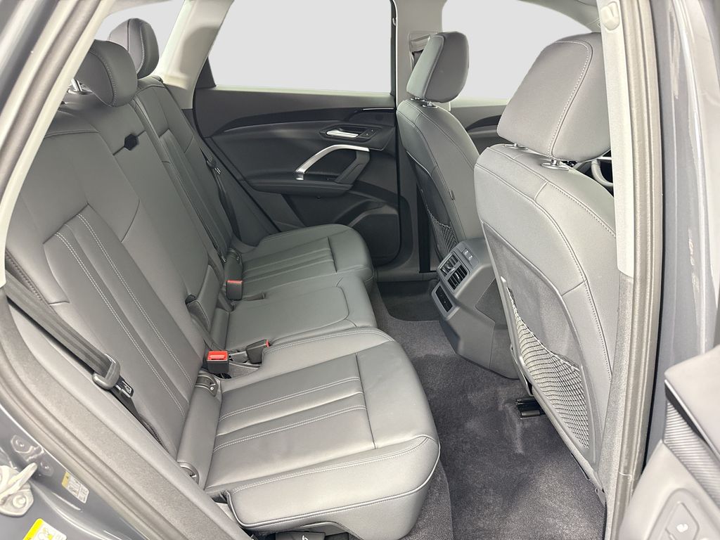 Thumbnail: 2025 Audi Q5 - 21