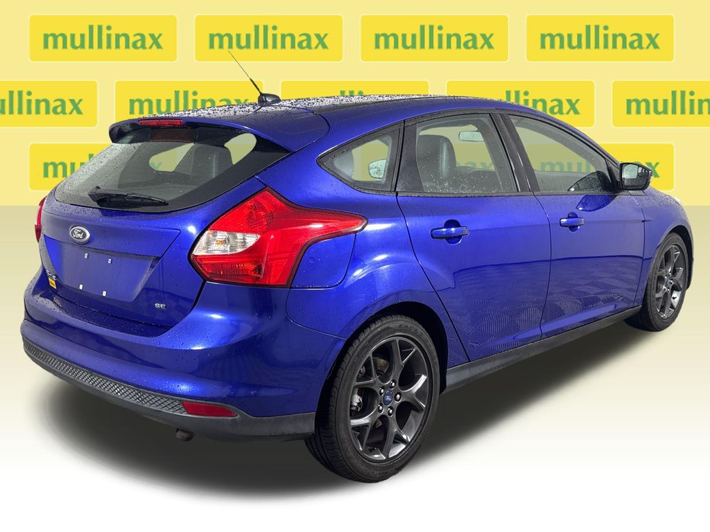 Used 2014 Blue Ford SE image 4