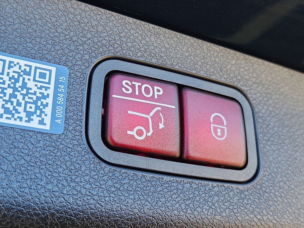 Thumbnail: 2025 Mercedes-Benz E-Class - 29