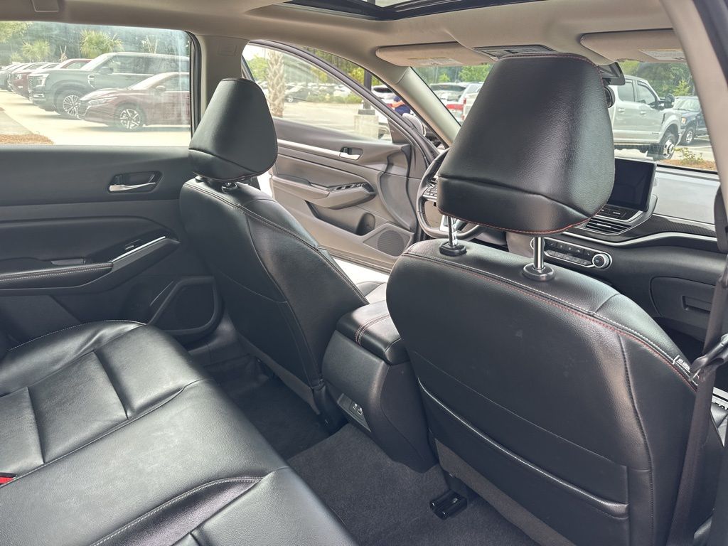 2024 Gun Metallic Nissan Altima 2.5 SR FWD Sedan