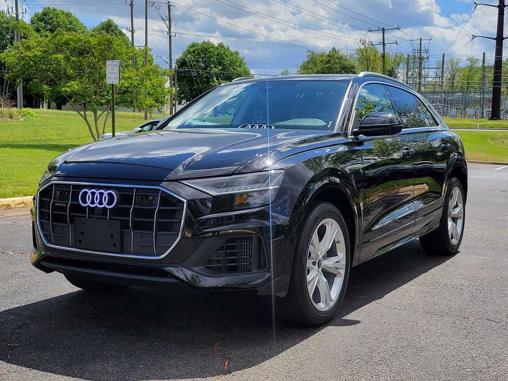 Thumbnail: 2023 Audi Q8 - 2