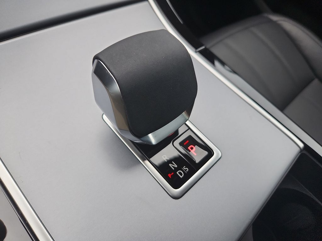 Thumbnail: 2024 Land Rover Range Rover Evoque - 15