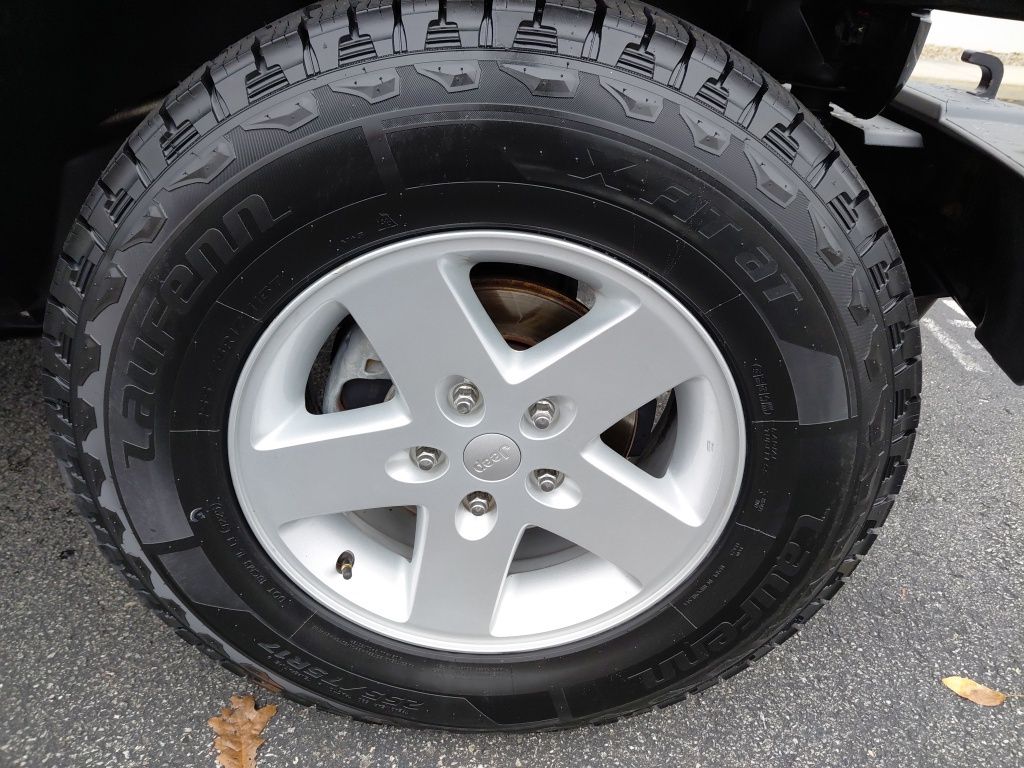 Thumbnail: 2017 Jeep Wrangler - 18