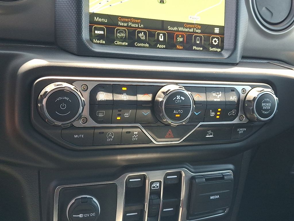 2022 Jeep Wrangler — photo 16