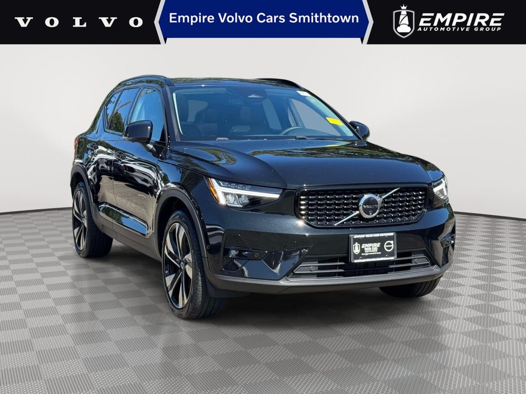 Onyx Black Metallic 2024 Volvo XC40 SUV / Crossover All-Wheel Drive Automatic