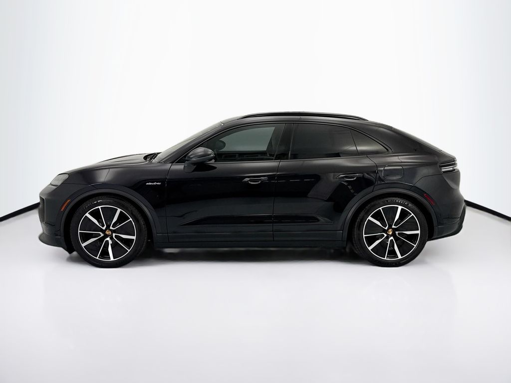 Thumbnail: 2024 Porsche Macan - 2
