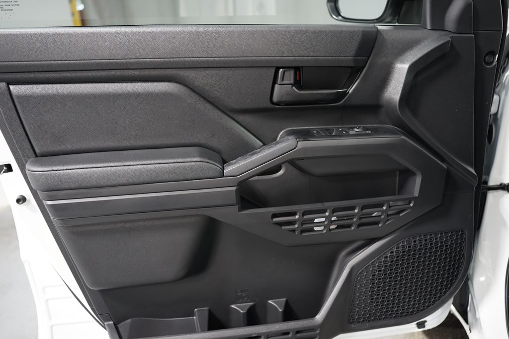 2025 Toyota Tacoma SR 28