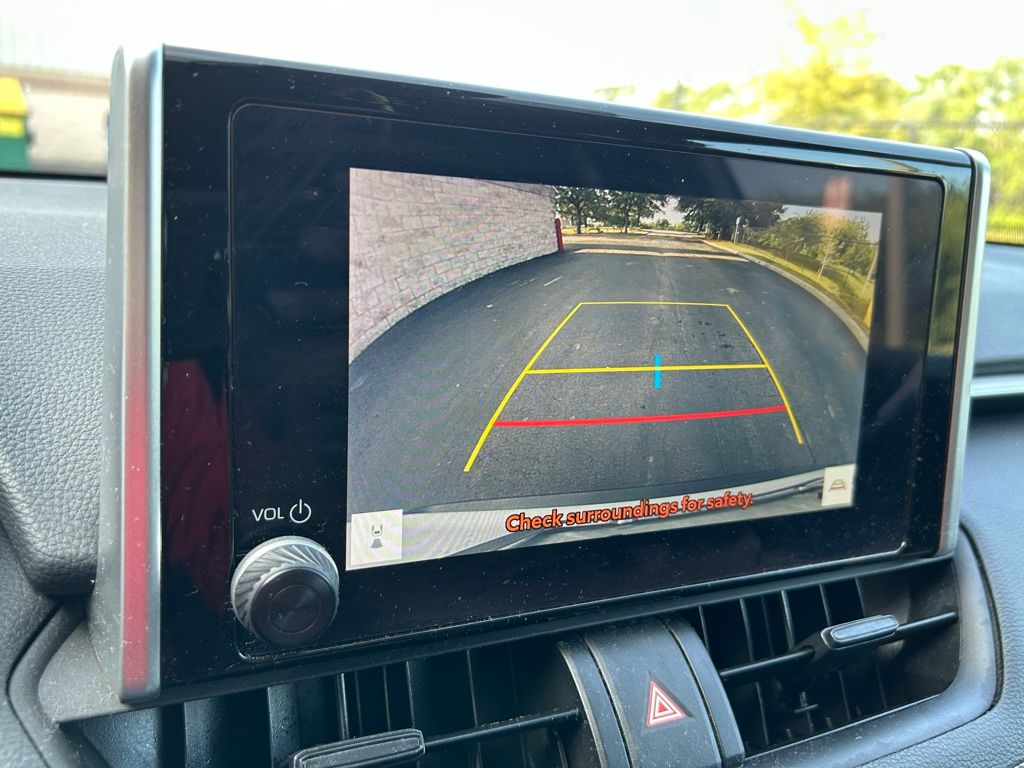 2024 Toyota RAV4 LE 24