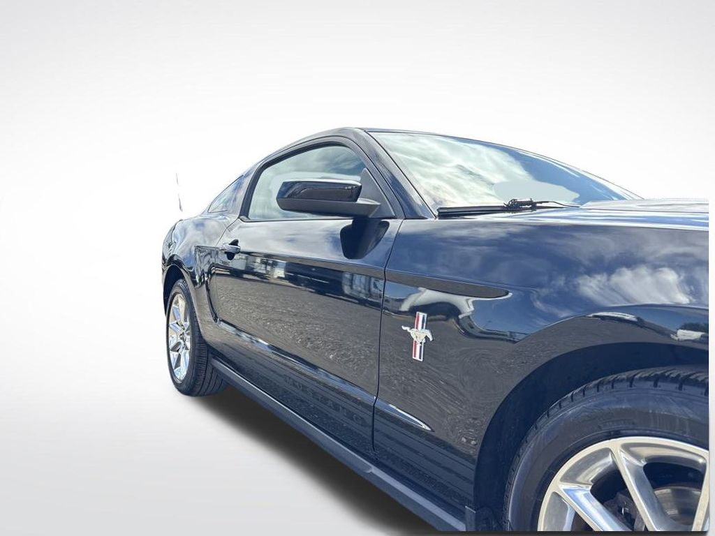 2011 Ebony Ford Mustang V6 Premium RWD Coupe