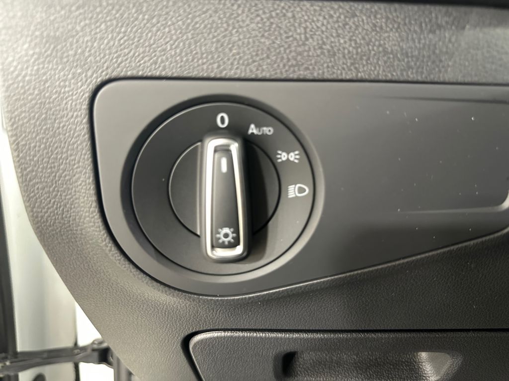2022 Volkswagen Tiguan 2.0T SE photo