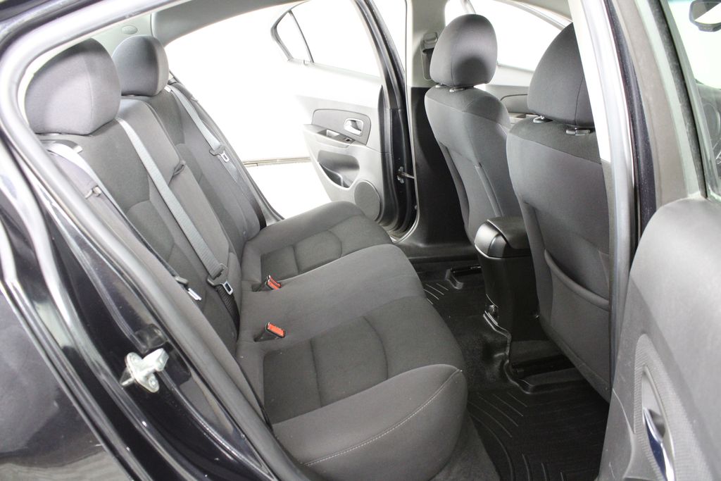 Used 2013 Chevrolet Cruze for sale in 