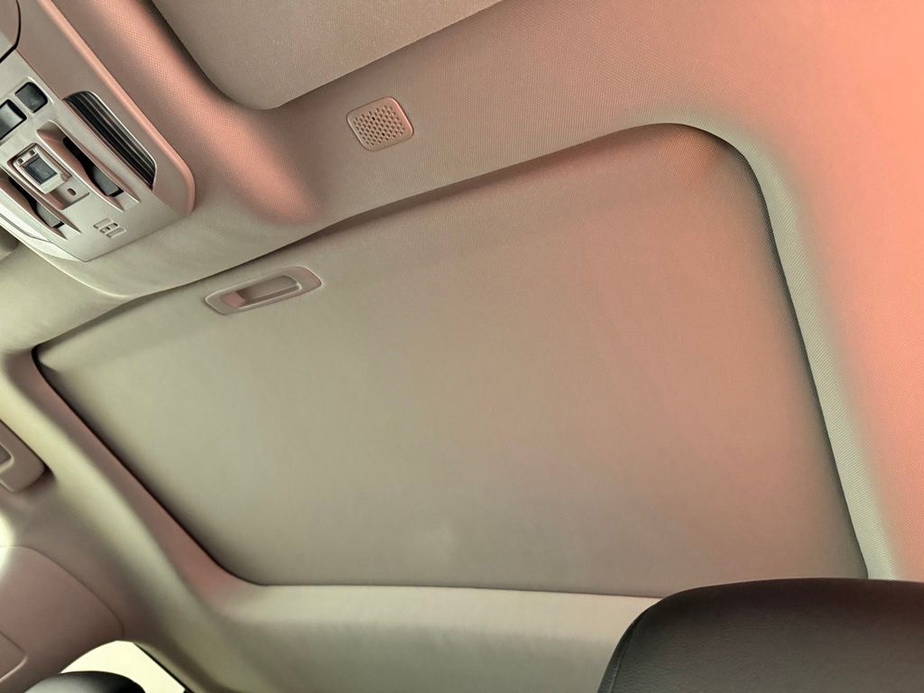 Thumbnail: 2022 Toyota Highlander - 19