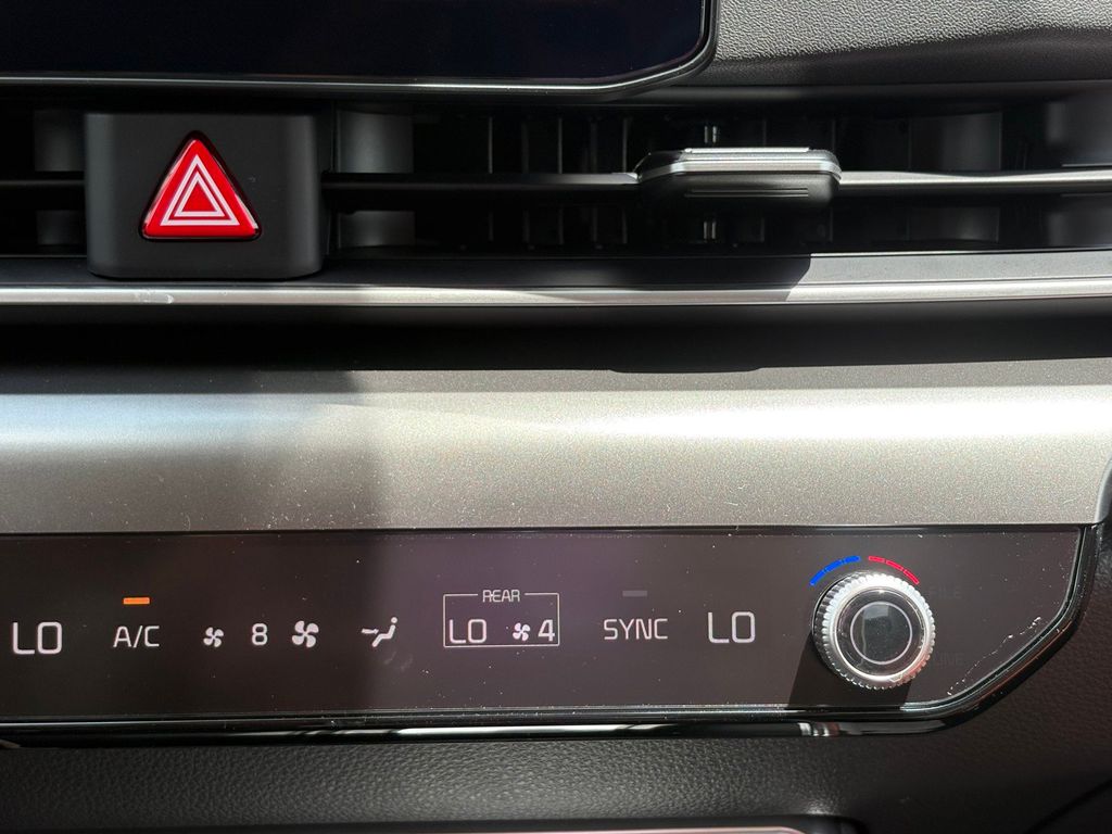 New 2026 Kia Carnival MPV Van